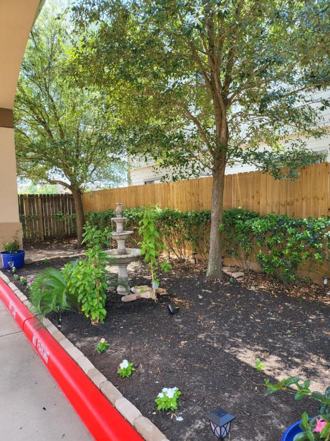 Palace Inn Sam Houston Race Park West Road Bagian luar foto